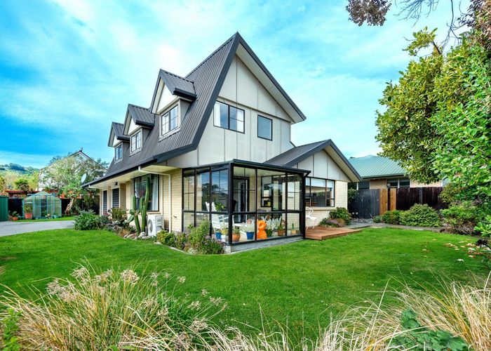  at 21 Laing Crescent, Heathcote Valley, Christchurch