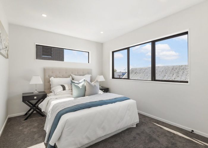  at 10/1B  Egremont street, Belmont, North Shore City, Auckland