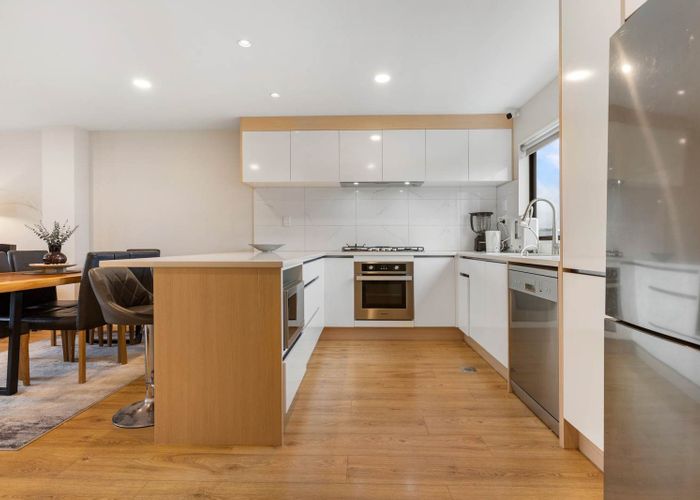  at 2/20 Charles Street, Papatoetoe, Manukau City, Auckland