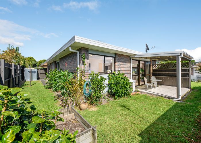  at 4/39 Swanson Road, Henderson, Auckland