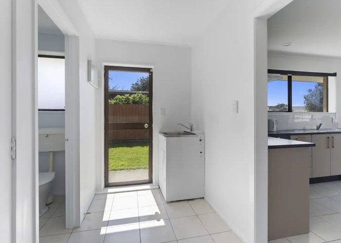  at 87 Norfolk Crescent, Otaki Beach, Otaki