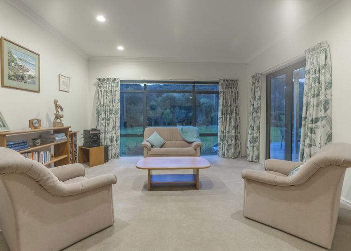  at 100 Maui Pomare Road, Paraparaumu, Kapiti Coast, Wellington