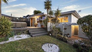  at 2/12 Dalwhinnie Parade, Highland Park, Auckland