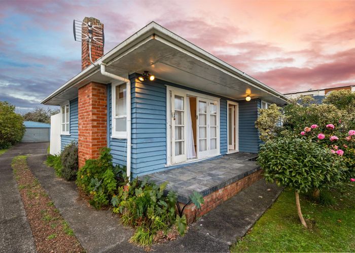  at 7 Abbotleigh Avenue, Te Atatu Peninsula, Waitakere City, Auckland