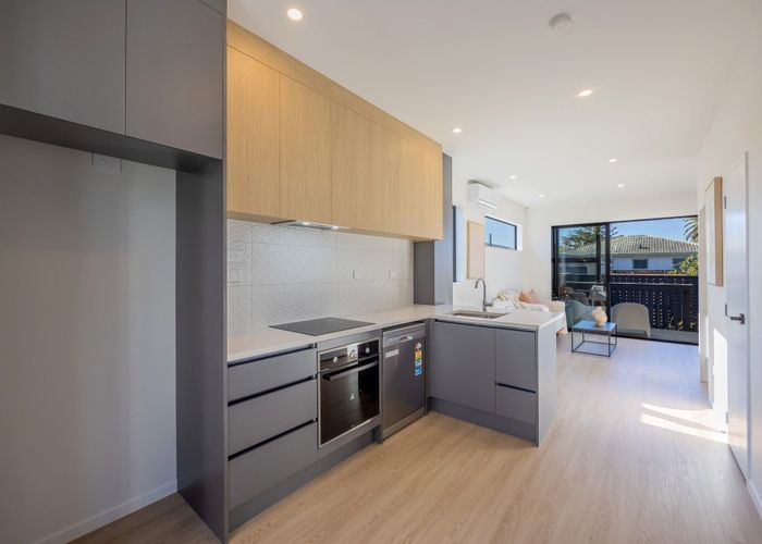  at 3/1 Cape Road, Mangere, Auckland