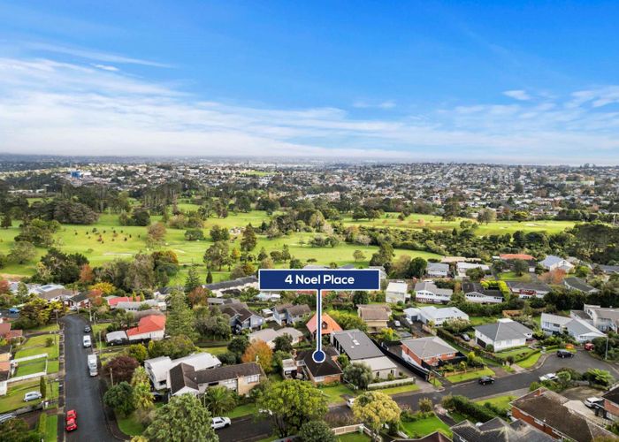  at 4 Noel Place, Mount Roskill, Auckland