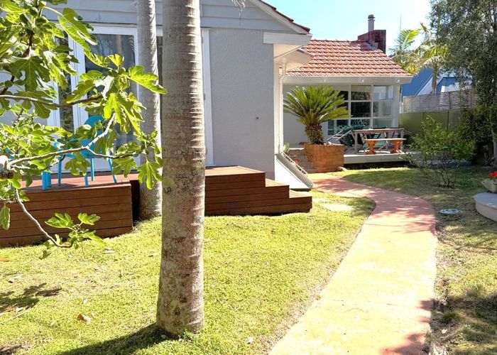  at 40 East Coast Road, Milford, North Shore City, Auckland