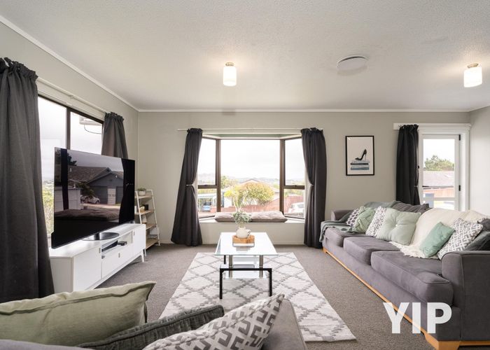  at 8 Woodridge Drive, Woodridge, Wellington