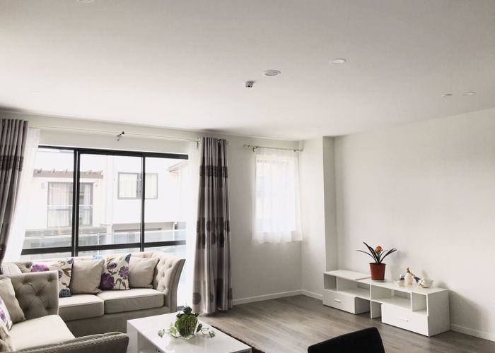  at 9 Peony Mews, Oteha, North Shore City, Auckland