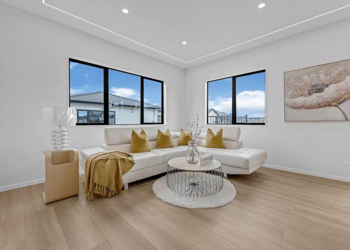  at 33  Black Shed Road, Flat Bush, Manukau City, Auckland