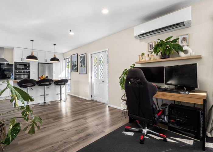  at 2/61 Laing Crescent, Heathcote, Christchurch City, Canterbury