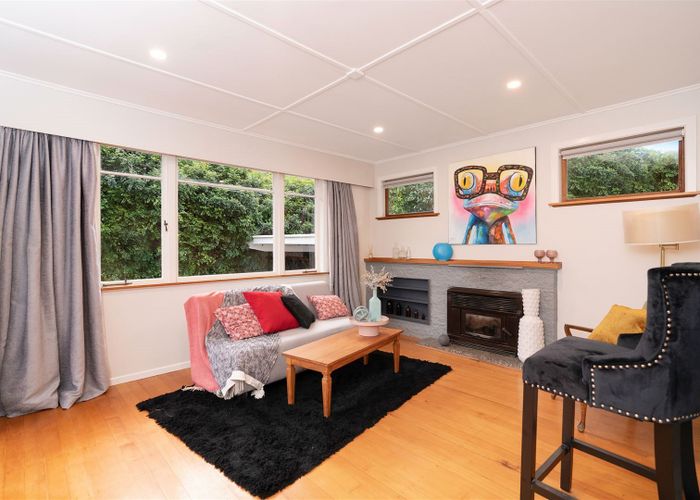 at 6 Riwai Street, Paraparaumu
