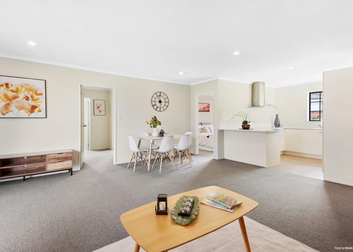  at 1/11 Roanoke Way, Albany, Auckland