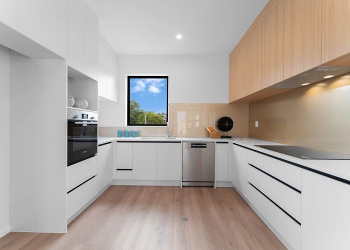  at 6A Julia Place, Totara Vale, North Shore City, Auckland