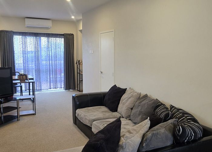  at 11/28 Ray Small Drive, Papakura, Papakura, Auckland