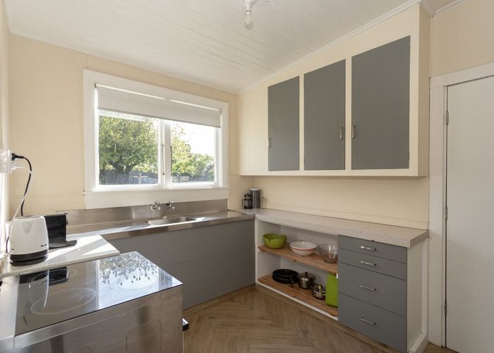  at 8 Dee Street, Oamaru