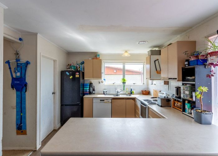  at 12 Crispian Place, Weymouth, Manukau City, Auckland