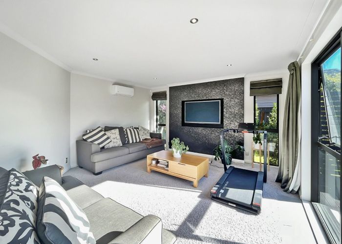  at 33 Rosalie Terrace, Kelvin Grove, Palmerston North