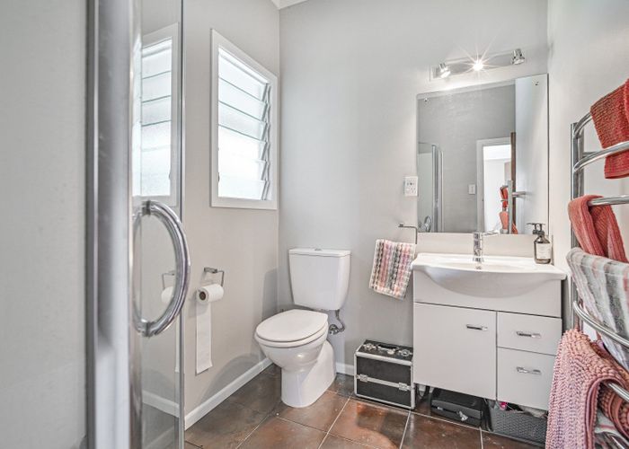  at 98 Duchess Crescent, Mayfair, Hastings