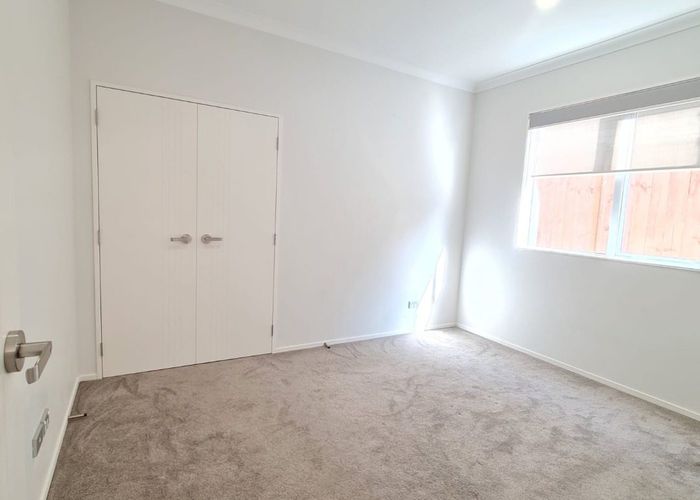 at 5 Bruckles Drive, Flat Bush, Manukau City, Auckland