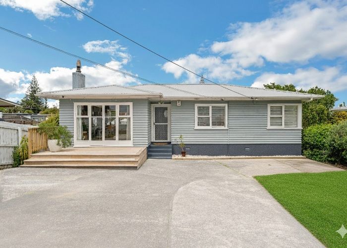  at 20 Sylvan Crescent, Te Atatu South, Waitakere City, Auckland