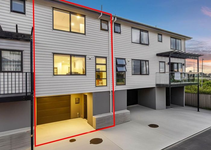  at 5 Peony Mews, Oteha, Auckland