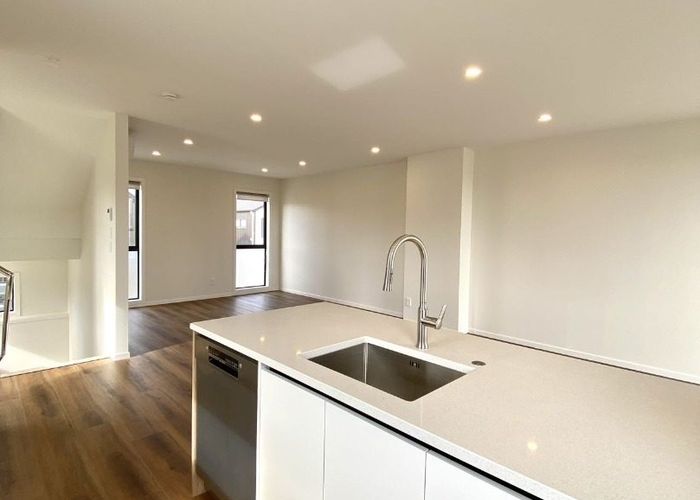  at 21 Tahingamanu Rd, Hobsonville, Waitakere City, Auckland