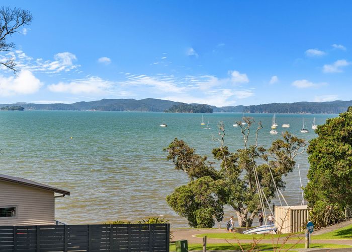  at 33 Gordon Craig Place, Algies Bay, Rodney, Auckland