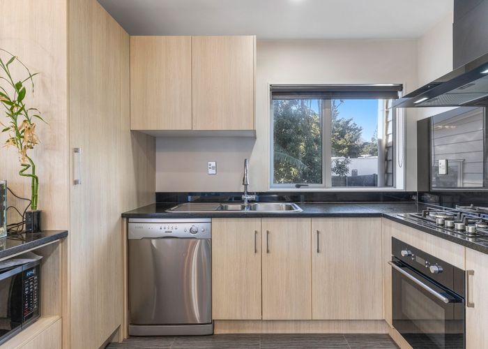  at 10A Beeche Place, Birkdale, North Shore City, Auckland