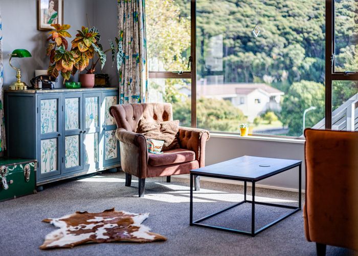  at 49b Albatross Close, Whitby, Porirua, Wellington