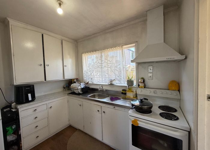  at 2/8 Hooker Place, Papatoetoe, Manukau City, Auckland