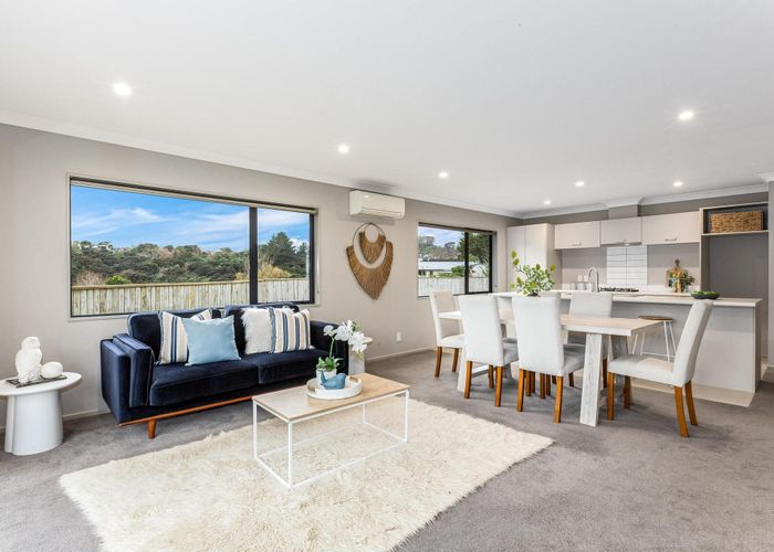  at 44a Staithes Drive North, Whitby, Porirua, Wellington
