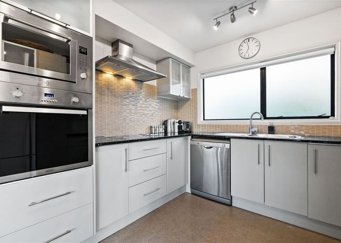  at 2/12 Santa Monica Place, Goodwood Heights, Manukau City, Auckland