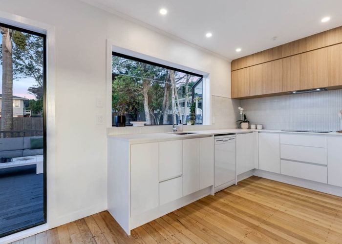  at 19 Highland Avenue, Titirangi, Waitakere City, Auckland