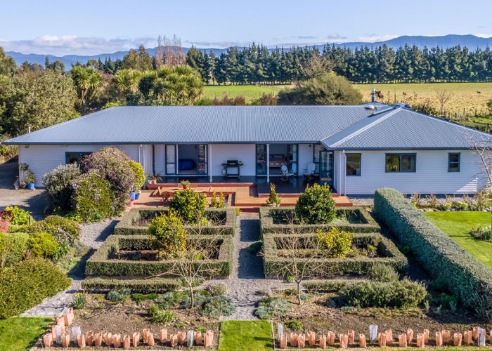  at 100 Battersea Road, Morison Bush, Greytown