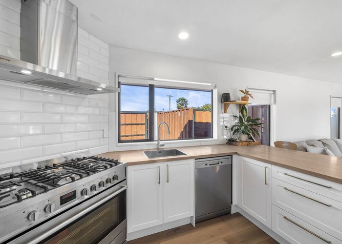  at 1/126 Halswell Junction Road, Halswell, Christchurch