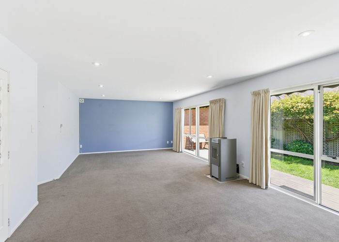  at 2/10 Baretta Street, Somerfield, Christchurch City, Canterbury