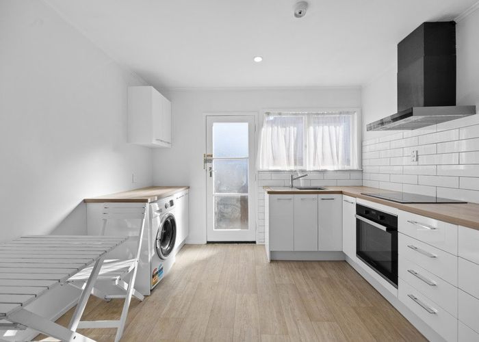  at 2/40a Hamlin Road, Mount Wellington, Auckland City, Auckland