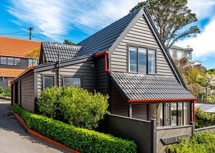  at 1/8 Roscoe Terrace, Wadestown, Wellington