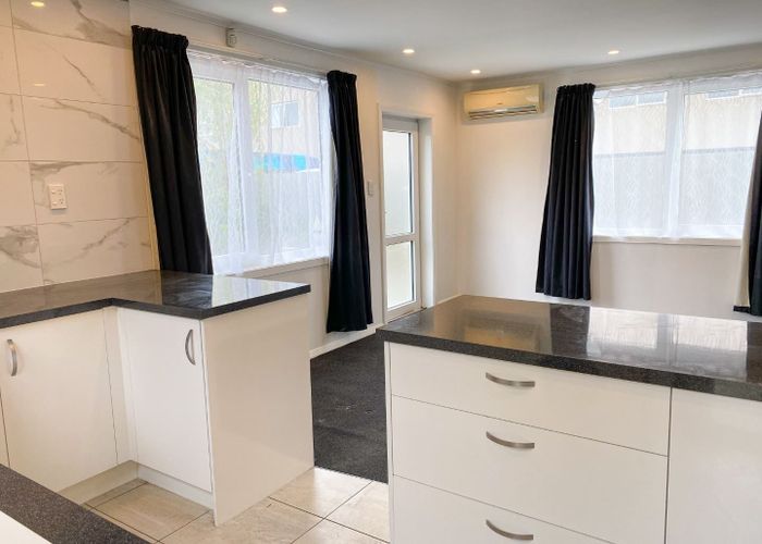  at 8/21 Olliviers Road, Phillipstown, Christchurch