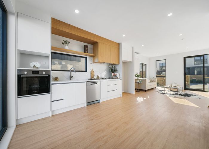  at 4 Mahogany Street, Westgate, Waitakere City, Auckland