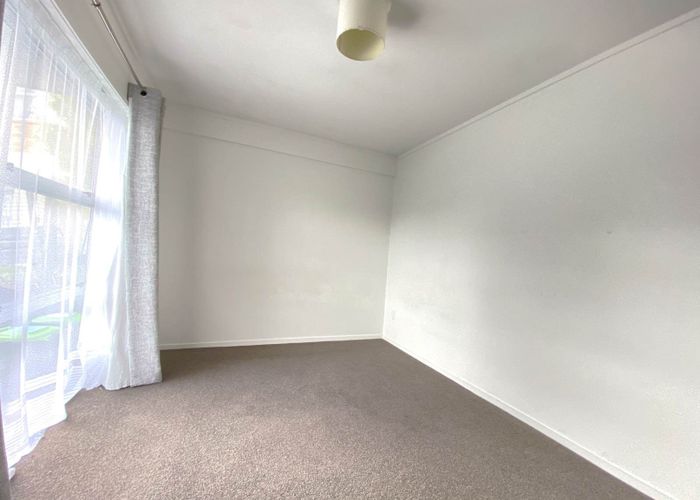  at 8 Anarahi Place, Mangere Bridge, Auckland