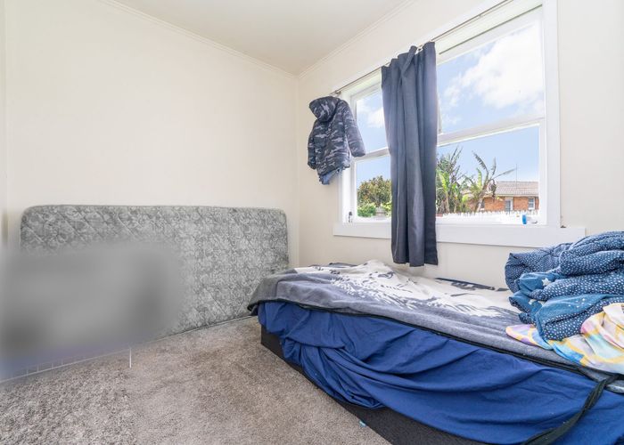  at 3 Albert Road, Manukau, Auckland
