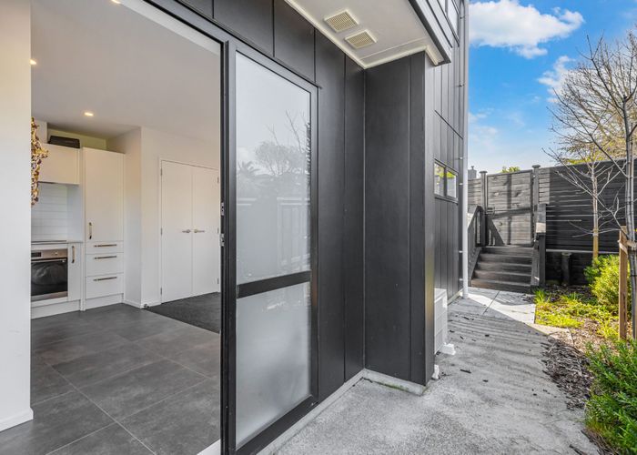  at 1/110 Kervil Avenue, Te Atatu Peninsula, Waitakere City, Auckland