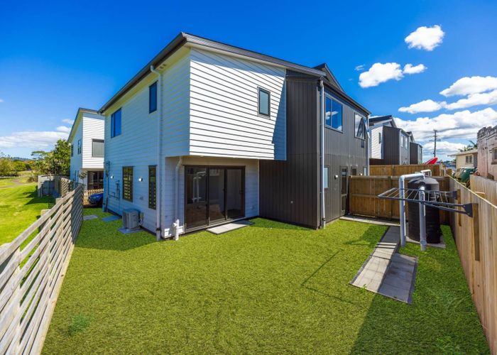  at 100 Seymour Road, Sunnyvale, Waitakere City, Auckland