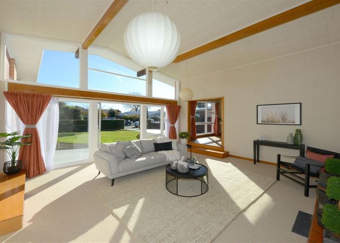  at 52  Glenharrow Avenue, Avonhead, Christchurch City, Canterbury