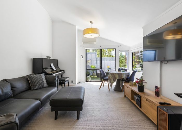  at 2/41 St Georges Bay Road, Parnell, Auckland