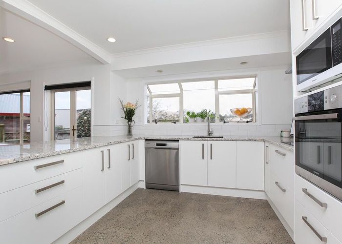  at 43 Hastings Place, Hamilton Lake, Hamilton, Waikato