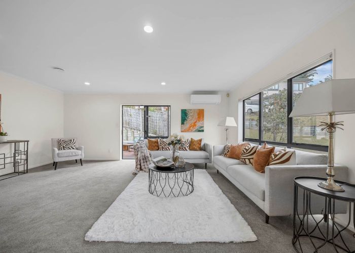  at 8 Sherwood Grove, Browns Bay, North Shore City, Auckland