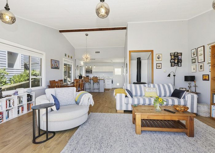  at 14 Kenef Road, Paremata, Porirua, Wellington